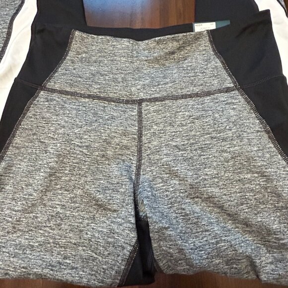 NWT Tek Gear Women's High Rise Athletic Legging Size Large Black White - Picture 4 of 16